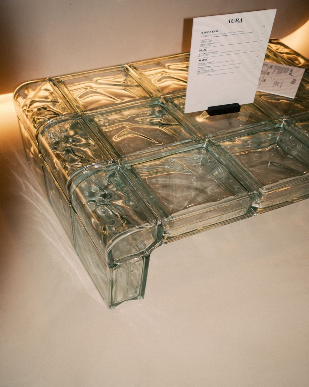 GLASSBLOCK TABLE