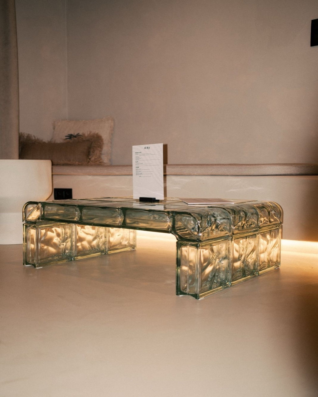 GLASSBLOCK TABLE
